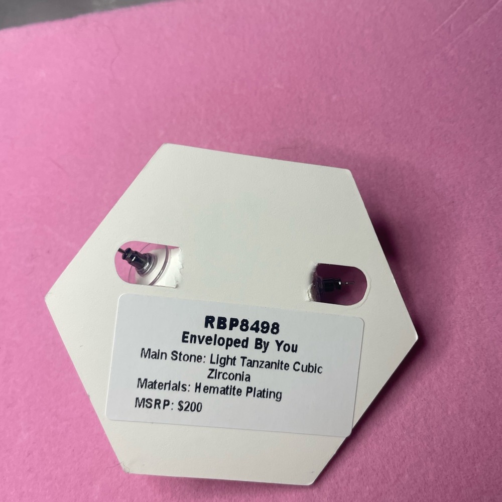 Earring bundle - Picture 10 of 16